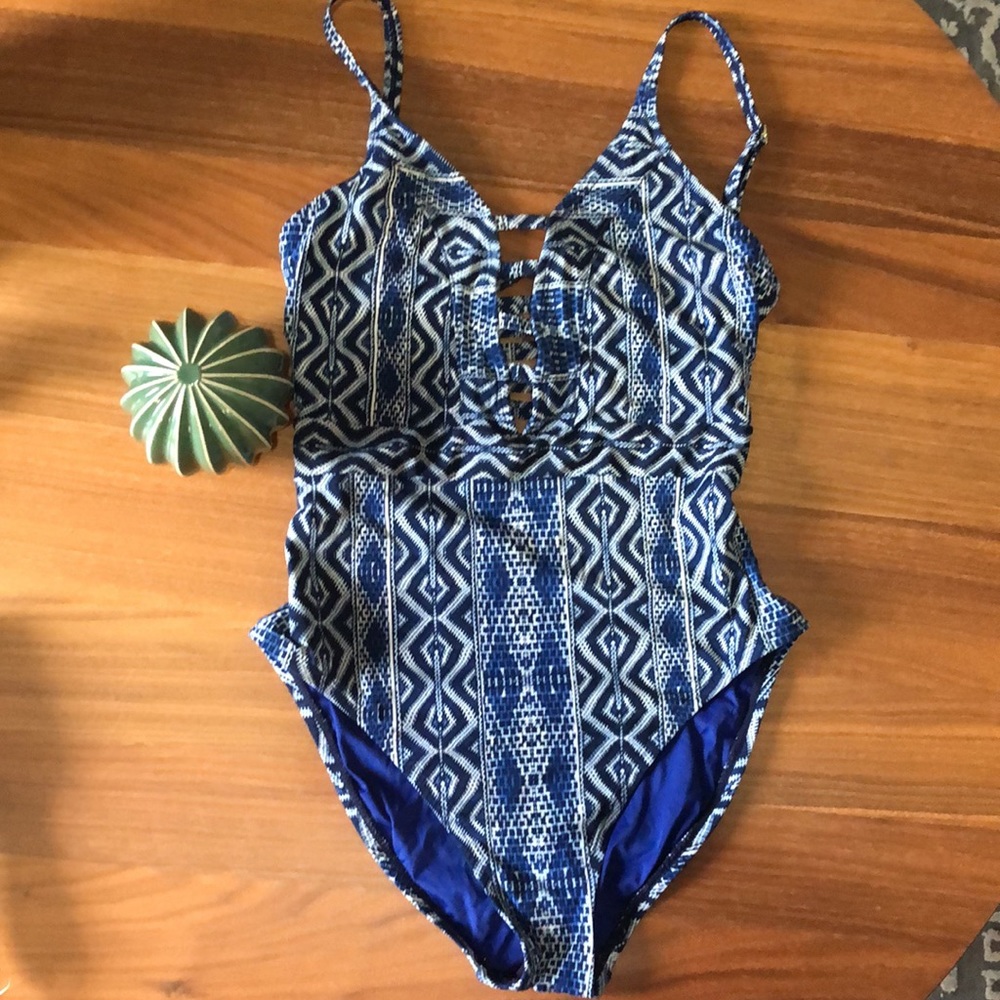 La Blanca One-piece swimming suit🌷